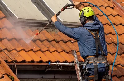 Démoussage et hydrofuge de toiture à Aumont